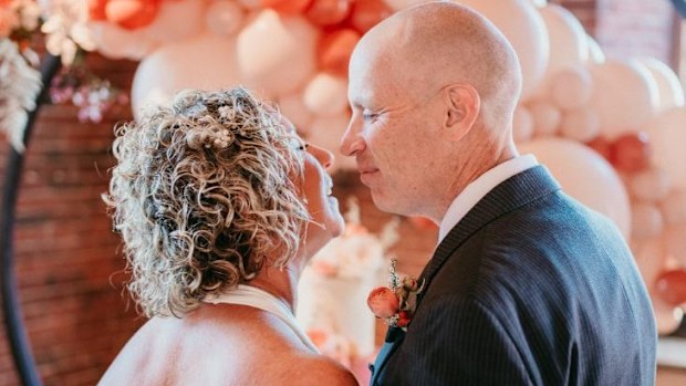 Peter and Lisa Marshall got married a second time after Peter was diagnosed with Alzheimer's.