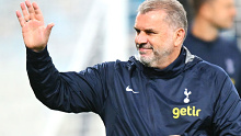 Ange Postecoglou, Manager of Tottenham Hotspur, acknowledges the crowd.