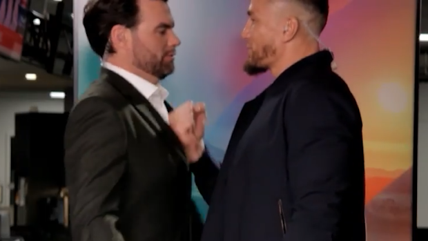 Ryan Bridge ve Sonny Bill Williams karşı karşıya.