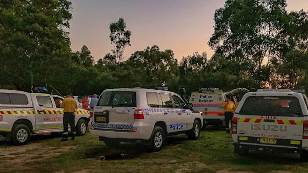 A search has resumed today for two bushalkers who failed to return home from hike last week.