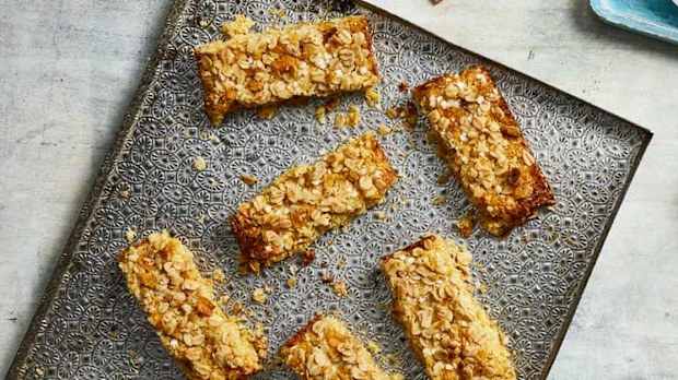 Healthy mandarin oat bar