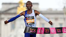 Kelvin Kiptum storms to victory in the 2023 London Marathon.