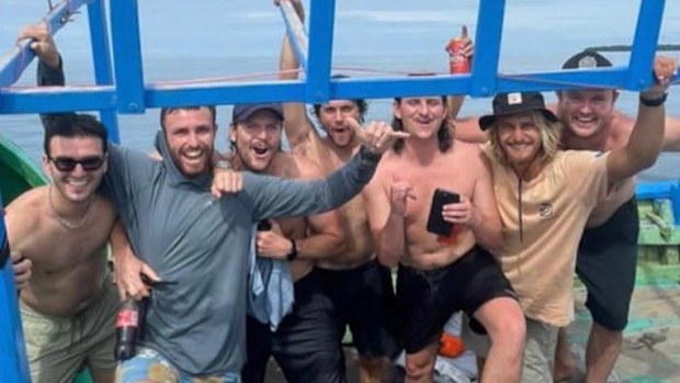 An Australian surfer who went missing in Bali for two days has thanked the public for their support in an Instagram post. Elliot Foote went missing for two days after the boat he and his friends were on flipped after running into bad weather off Bali's coast. 