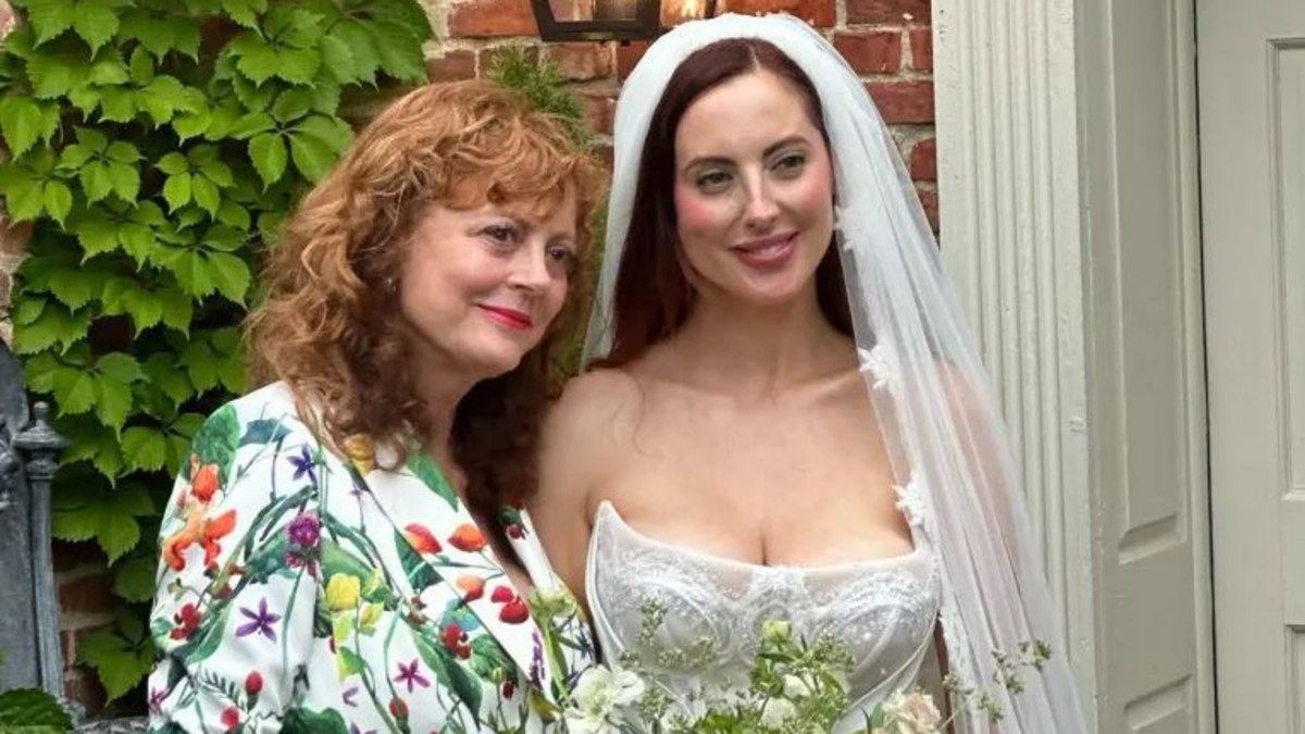 Susan Sarandon's daughter Eva Amurri responds to comments about her wedding  dress online | Nine.com.au
