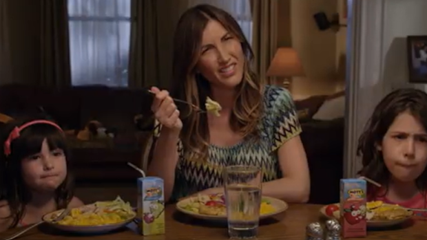 Jackie Sandler, Sadie and Sunny Sandler in Grown Ups 2.