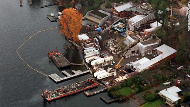 A photo of the mansion under construction in 1996.