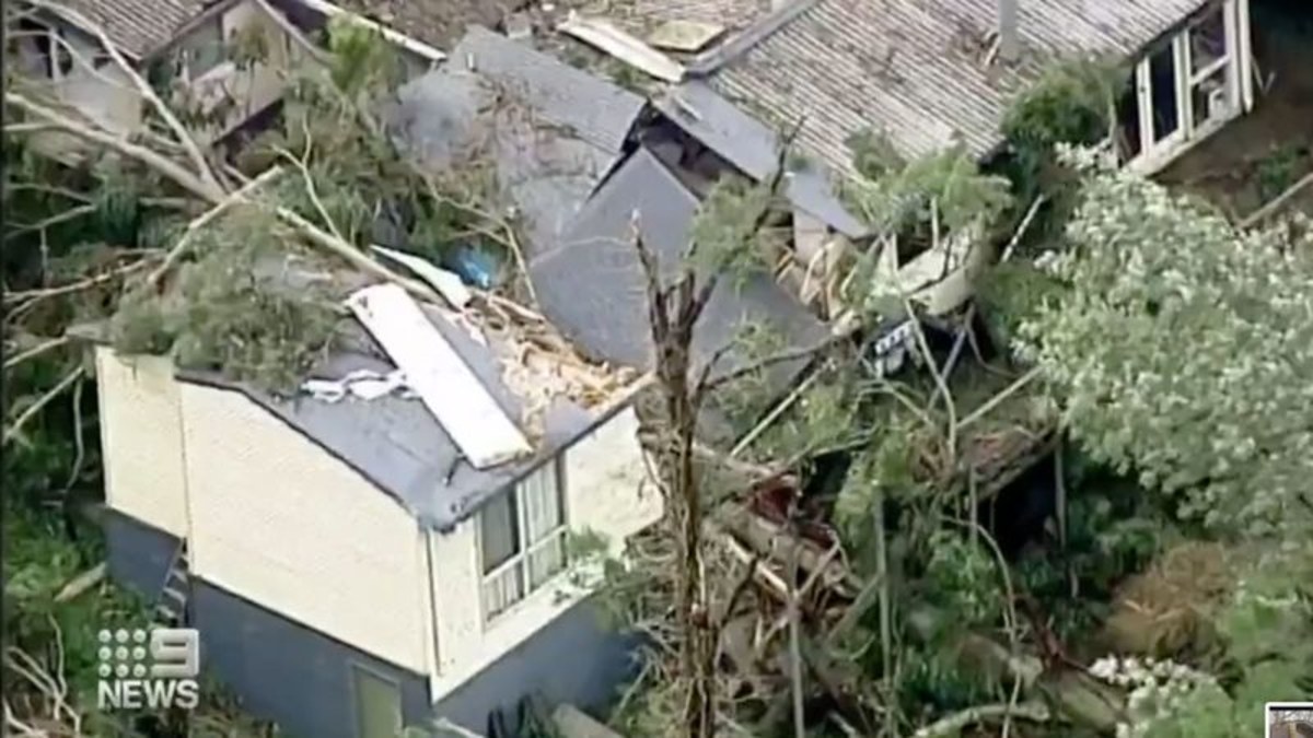 Victoria storms: Thousands of homes still without power in Dandenongs ...