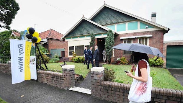 Home loan lenders are not doing enough to help customers in financial hardship, the corporate watchdog ASIC has found.