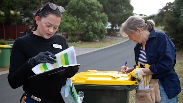 The Victoria Park Council in Perth is offering residents a $50 reward for sorting their rubbish correctly in a crackdown that will see bins checked and tagged. 