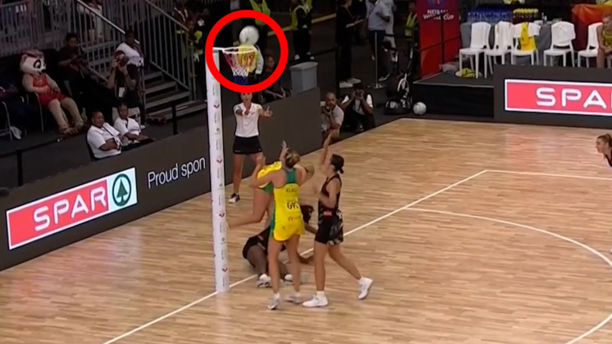 Netball Quad Series final Australia v New Zealand | Diamonds title ...