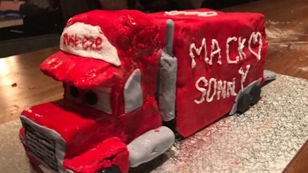 Hamish Blake cake 