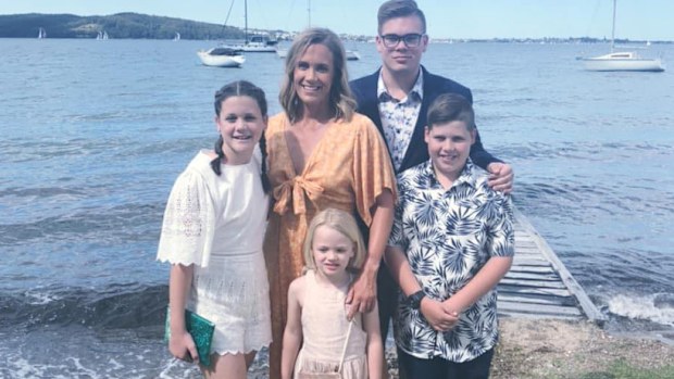 When mum-of-four Carly Magnisalis, 43, was told she had lung cancer she thought the doctor had mixed up her scan resus with another patients'.