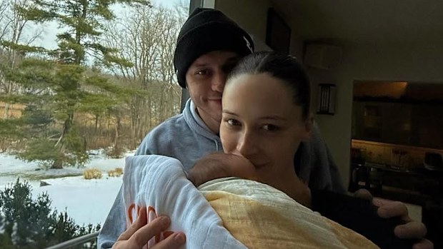 Elsie Hewitt and Pete Davidson with their newborn daughter Scottie, December 2025
