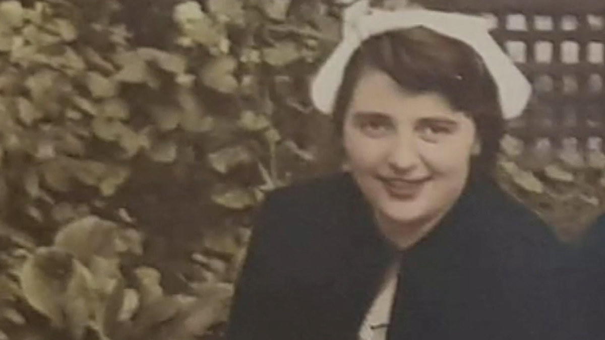 Reward to help solve cold case murder of Melbourne teen Denise McGregor ...