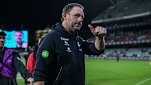 Josh Fraser coach of Carlton thanks the Blues fans after the win over Port.