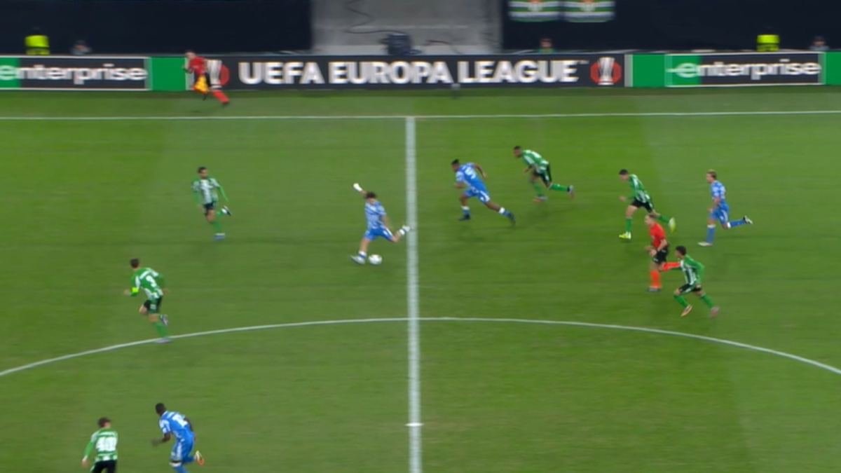 Audacious goal from halfway lights up Europe