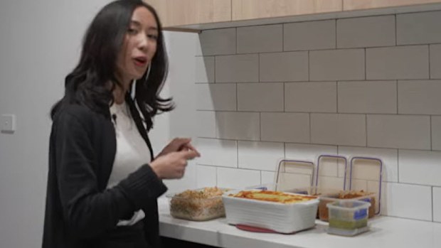 Queening budget cooking fried rice