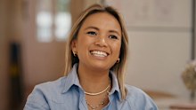 Approaching 40, Anna's big goal is to start a family of her own. 