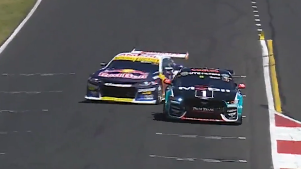 Will Brown, Chaz Mostert'in arkasına çarpmaktan son anda kurtuldu.