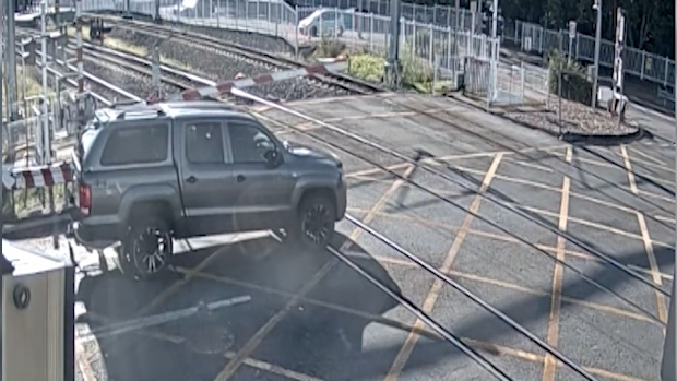 Drivers caught ignoring the flashing warning lights at a level crossing will be fined $431 infringement notice and three demerit points.