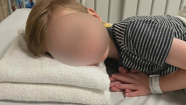 A sick child has spent hours without a pillow at an Adelaide hospital.The Chief Executive of SA Health, Dr Robyn Lawrence, claims there were new staff rostered on at the Women's and Children's Hospital and they were unable to find the spare pillows for the young patient.