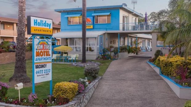 An old block of holiday apartments on the NSW South Coast is the latest to get a glow-up.The old Kon Tiki hotel in Batemans Bay has been transformed into a new motel called Casita.