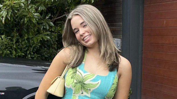 Laos methanol poisoning: Melbourne teen Holly Bowles on life support in Thai hospital after consuming methanol. 19.11.24