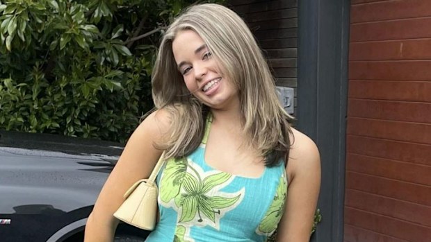 Laos methanol poisoning: Melbourne teen Holly Bowles on life support in Thai hospital after consuming methanol. 19.11.24
