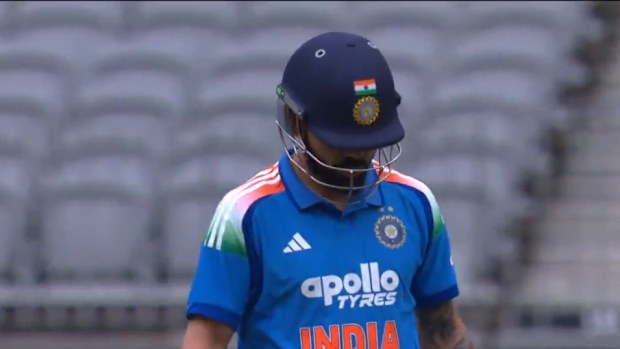 Virat Kohli, dışarı çıkmasının ardından.