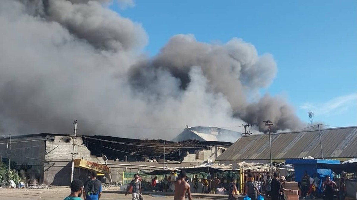 PNG violence: Papua New Guinea calls defence forces in to Port Moresby ...