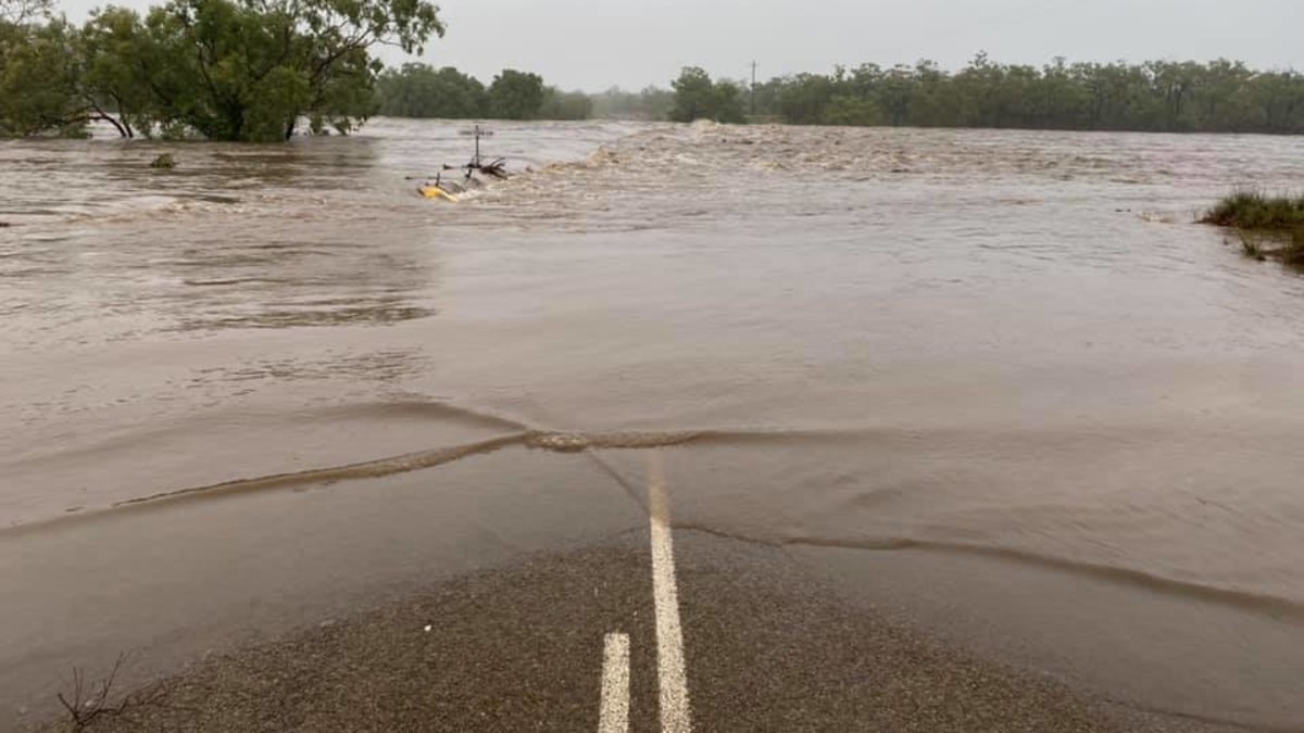 Weather: Ex-Tropical Cyclone Imogen puts North Queensland on flood ...