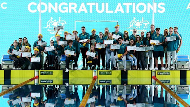 Members of the Australian 2024 Paris Paralympic Swimming squad pose for a team photo.