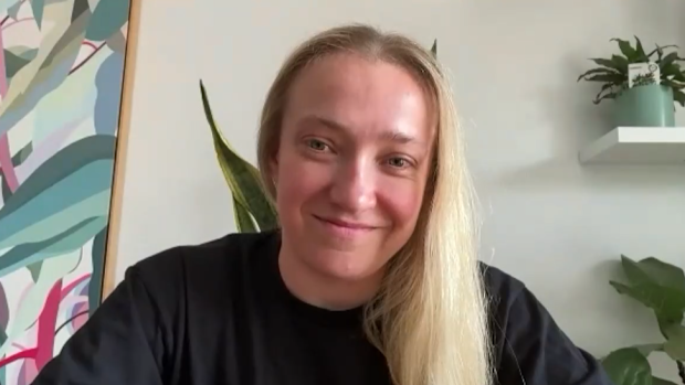 Sara Collins evinde.