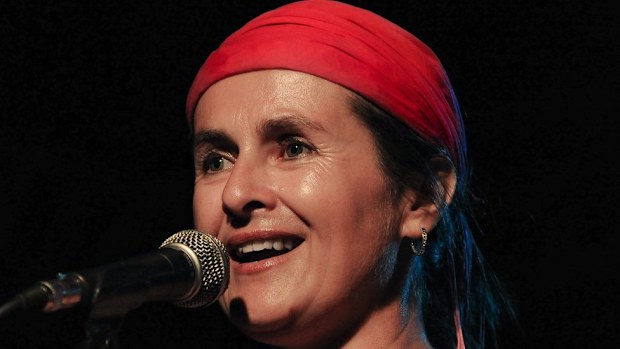 Folk singer Hana Horká dies of COVID-19 after intentionally catching ...