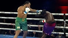 Teremoana Teremoana knocks out Curtis Harper.