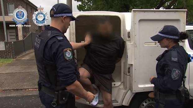 Sydney News: Seven charged after police seize drugs, guns and $2m cash ...