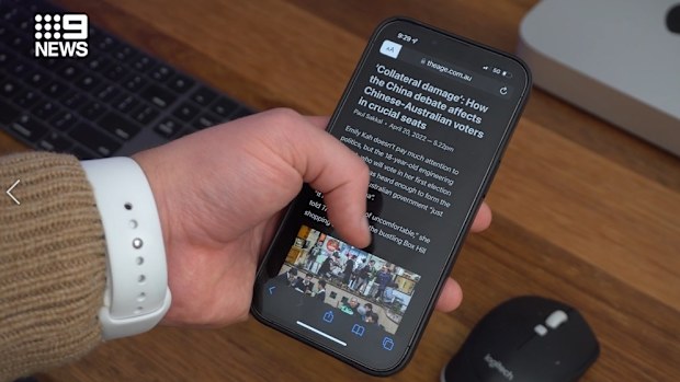 Ads, excess images and info can be hidden on Safari using 'Show Reader' feature