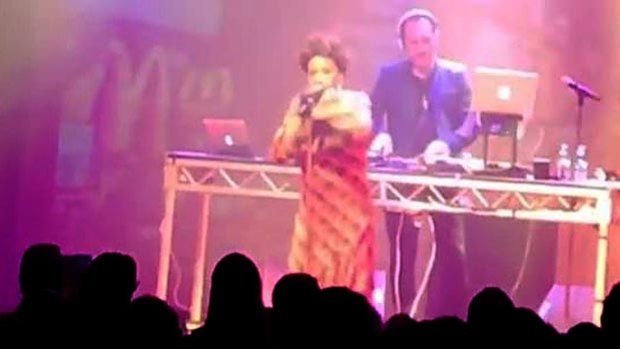 Macy Gray's Perth show was a disaster.