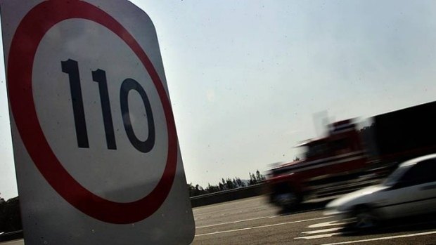 An LNP government would review the speed limits on 100 Queensland roads.