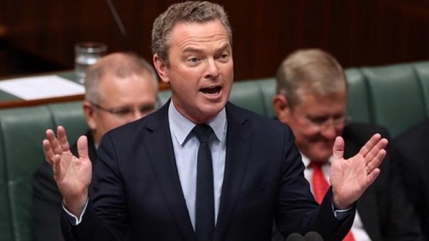 Education Minister Christopher Pyne has defended a family Christmas trip to Sydney.