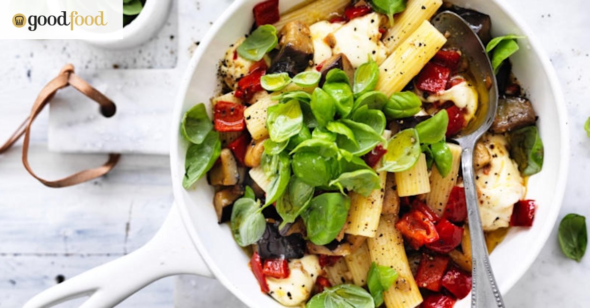 Rigatoni with eggplant, capsicum and bocconcini recipe