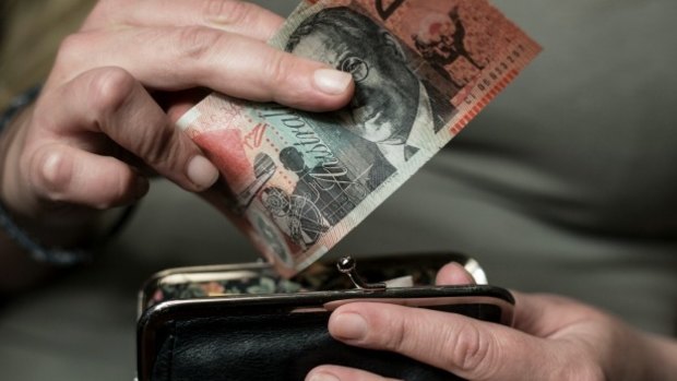 Superannuation industry experts are hopeful the 2016 federal budget will dump plans to scrap an important tax rebate for low-income earners from 2017. 