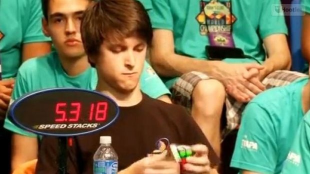 Australian Feliks Zemdegs has taken the Rubik's Cube world title for the second time.