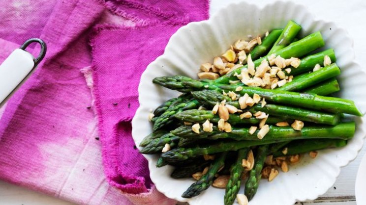 Asparagus, almonds and burnt butter