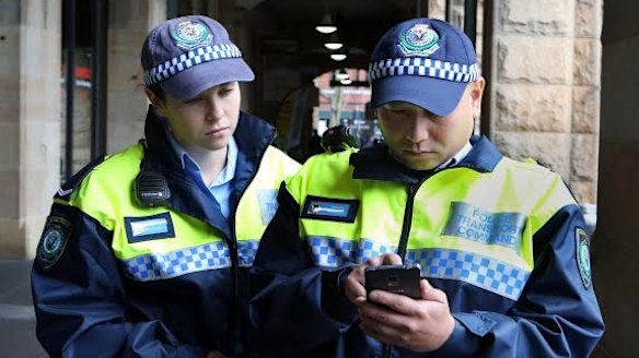 NSW Police goes high-tech ... with mobile phones