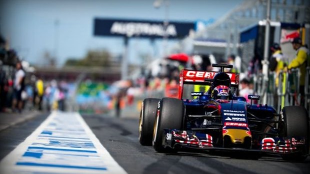 Melbourne grand prix organisers are re-assessing contracts for this year's season-opener.