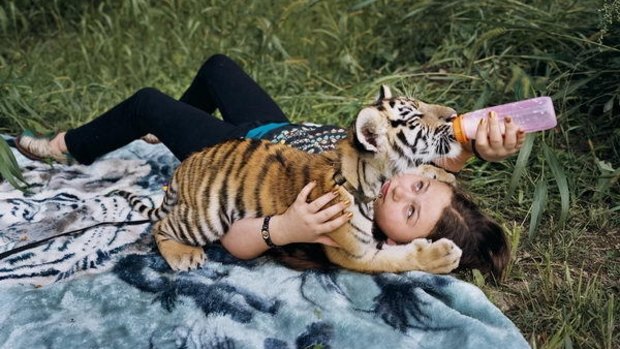Robin Schwartz's daughter and muse, Amelia, is the subject of the series Amelia and the Animals.