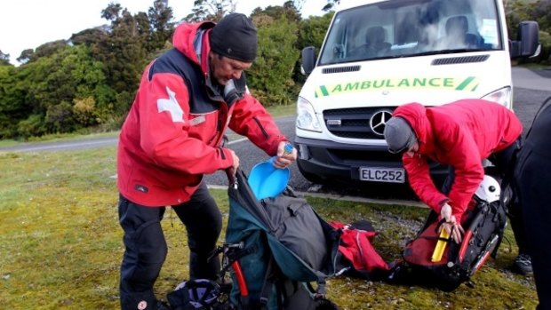Two alpine teams have been deployed on foot to search for an Australian man lost on Mt.Taranaki.