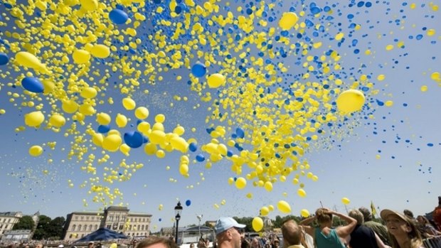 A bunch of hen celebrate Sweden's national day in Stockholm.