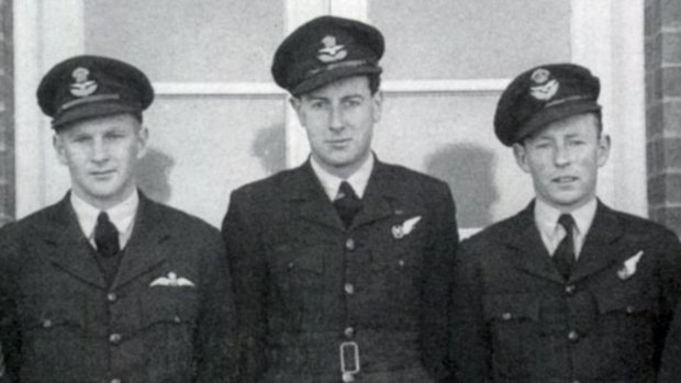 Gough Whitlam, centre, with members of his RAAF bomber aircrew.